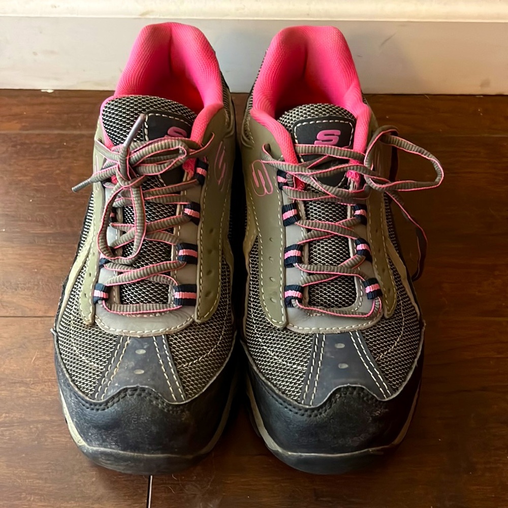 Steel toe skechers